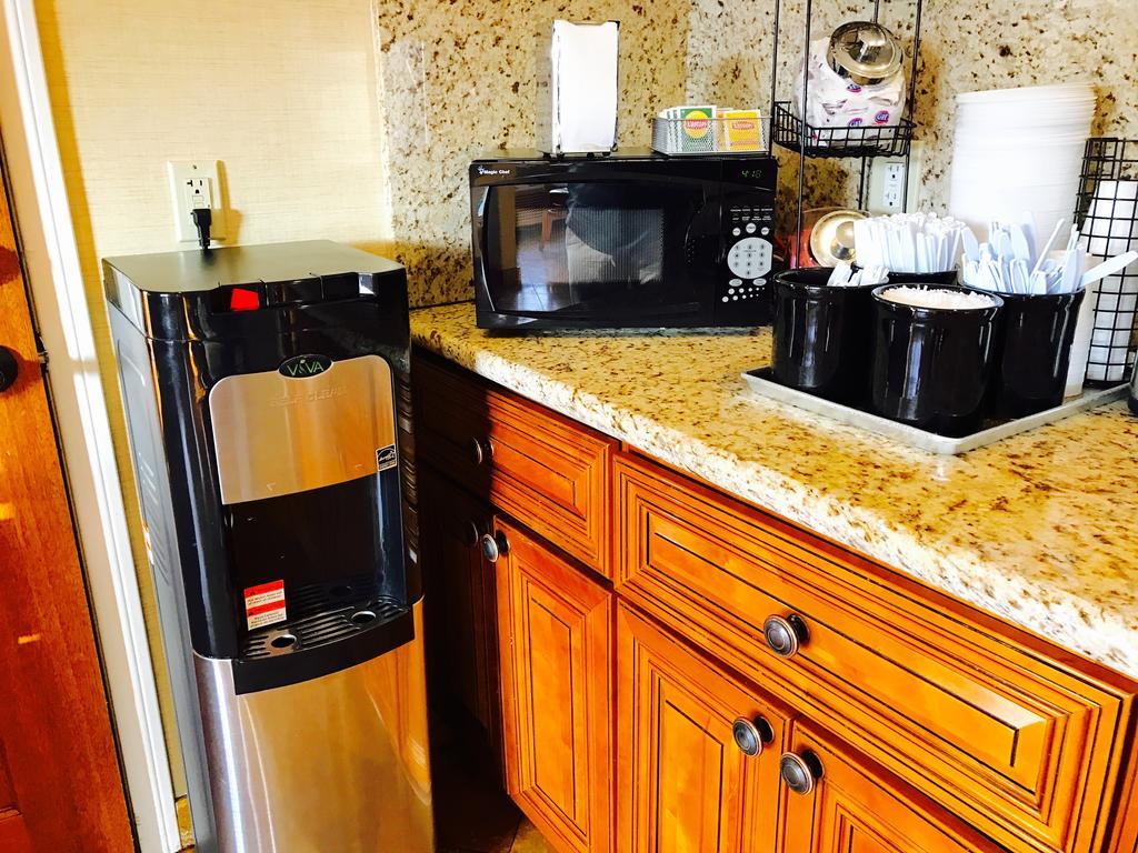 Days Inn By Wyndham Anaheim Near The Park מראה חיצוני תמונה