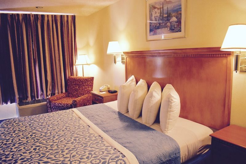Days Inn By Wyndham Anaheim Near The Park מראה חיצוני תמונה