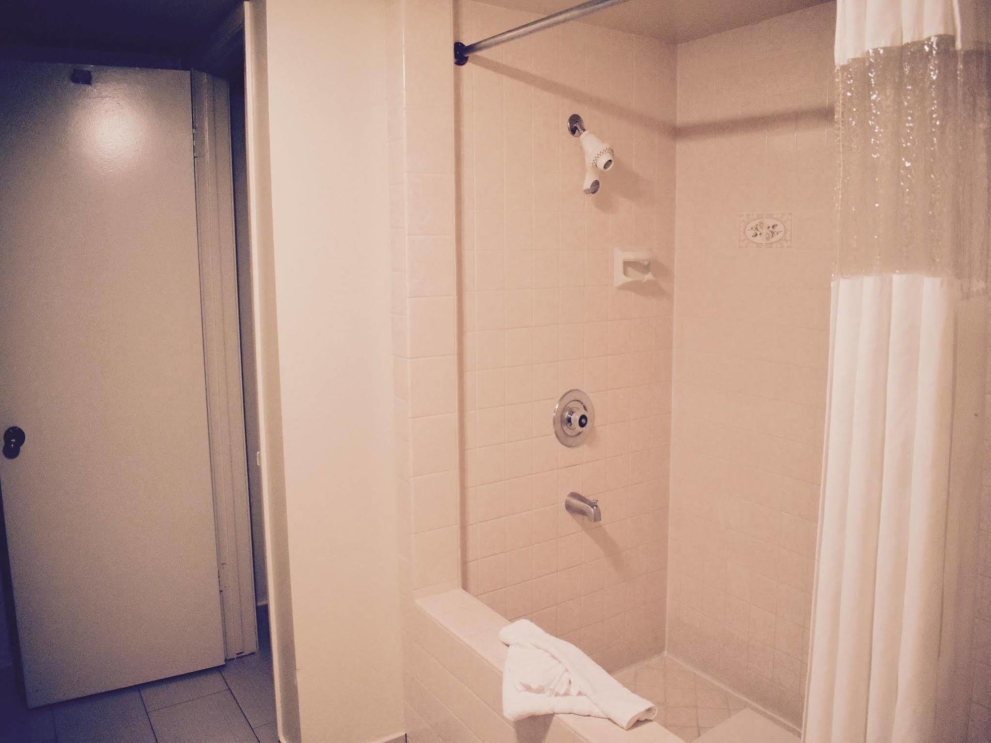 Days Inn By Wyndham Anaheim Near The Park מראה חיצוני תמונה