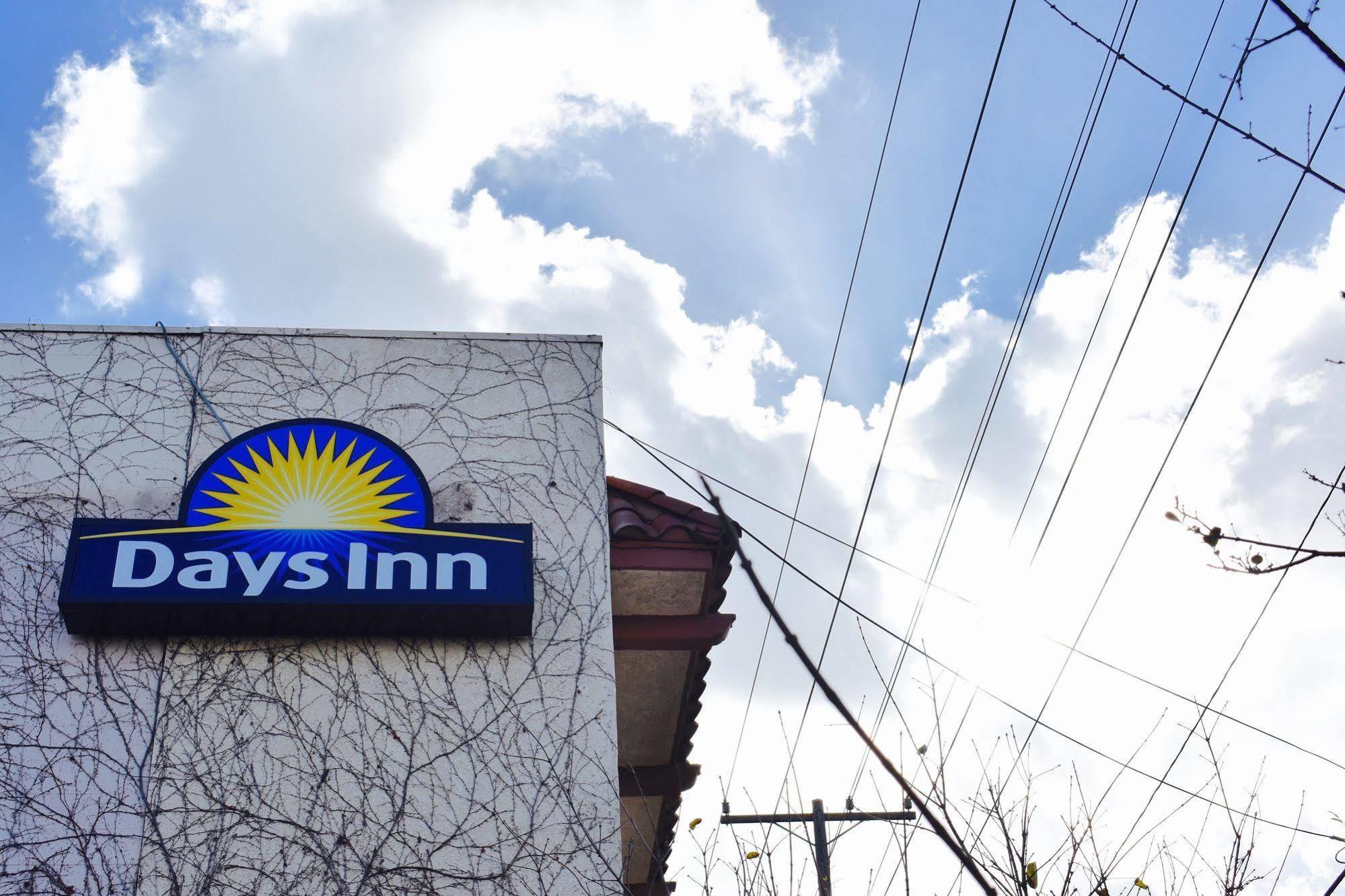 Days Inn By Wyndham Anaheim Near The Park מראה חיצוני תמונה